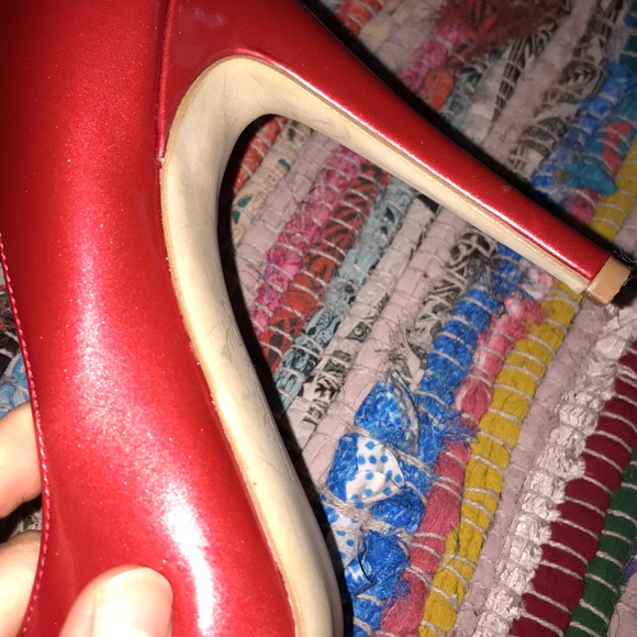 Red Heels - Picture 7 of 7